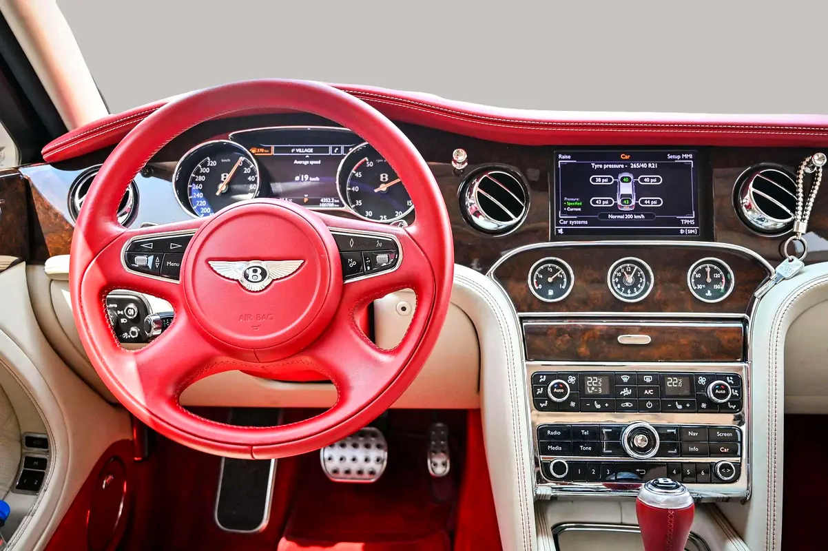 BENTLEY Mulsanne Standard 2013 - photo 10 - Import Émirats | International Cars