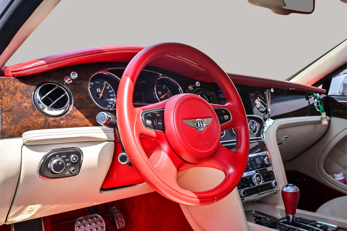 BENTLEY Mulsanne Standard 2013 - photo 11 - Import Émirats | International Cars