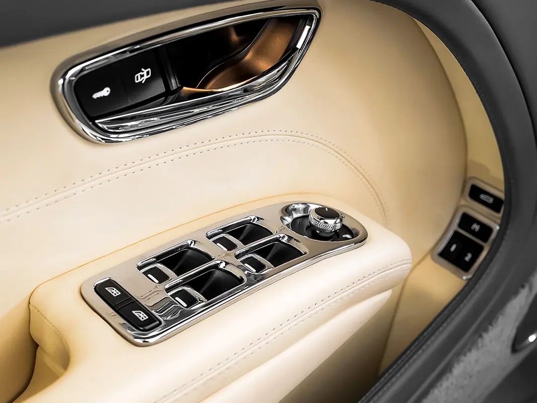 BENTLEY Mulsanne Standard 2015 - photo 11 - Import Émirats | International Cars