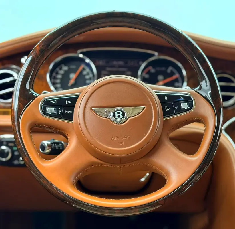 BENTLEY Mulsanne Standard 2011 - photo 7 - Import Émirats | International Cars