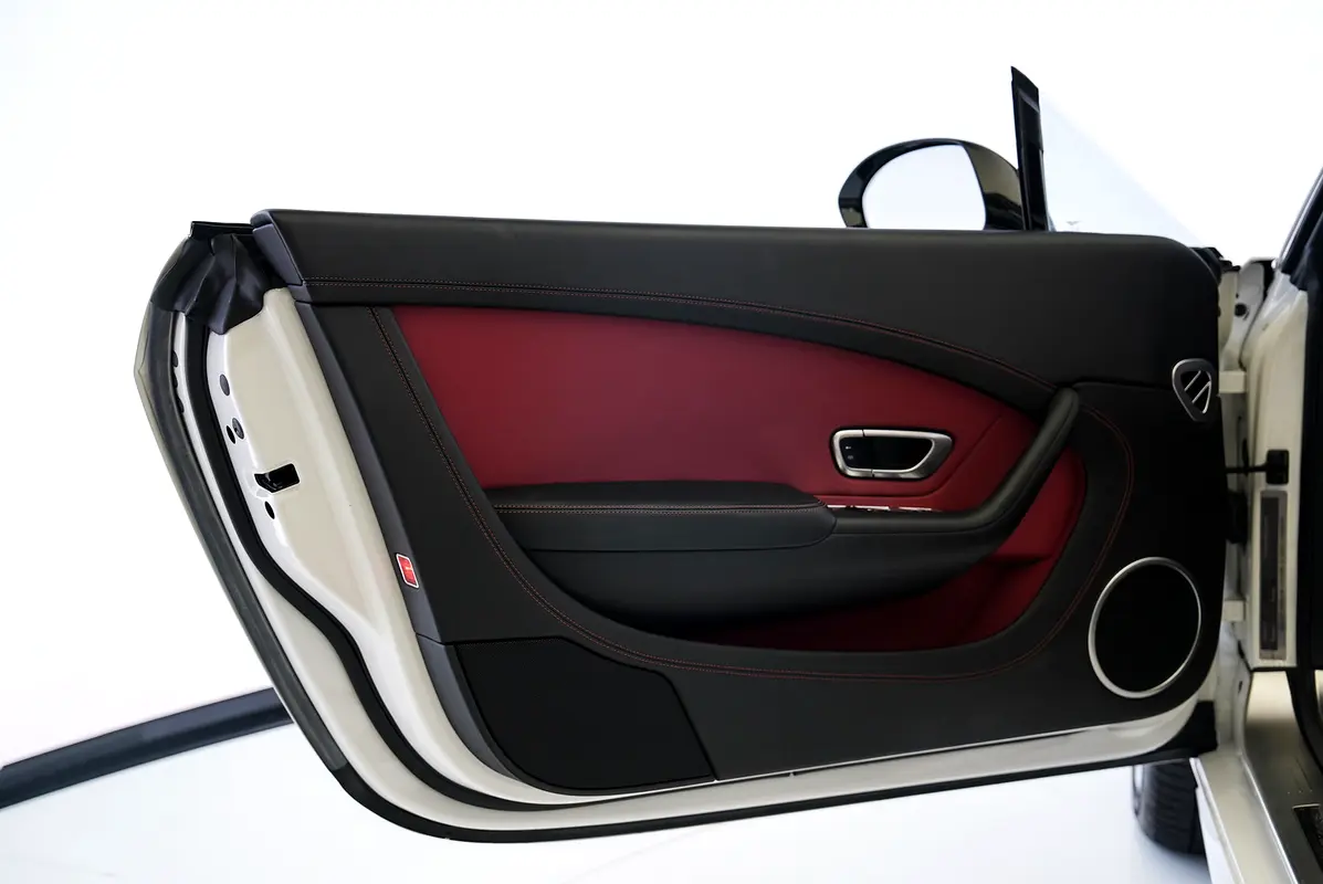 BENTLEY Continental GTC S 2015 - photo 7 - Import Émirats | International Cars