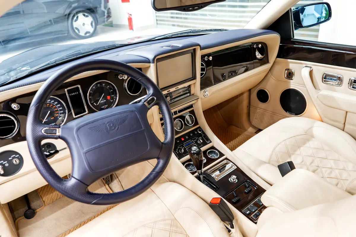 BENTLEY Continental GT T 2003 - photo 12 - Import Émirats | International Cars