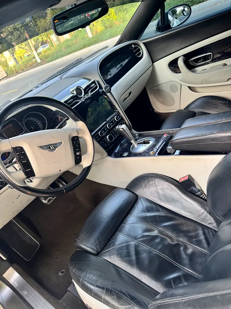 BENTLEY Continental GT W12 2005 - photo 4 - Import Émirats | International Cars