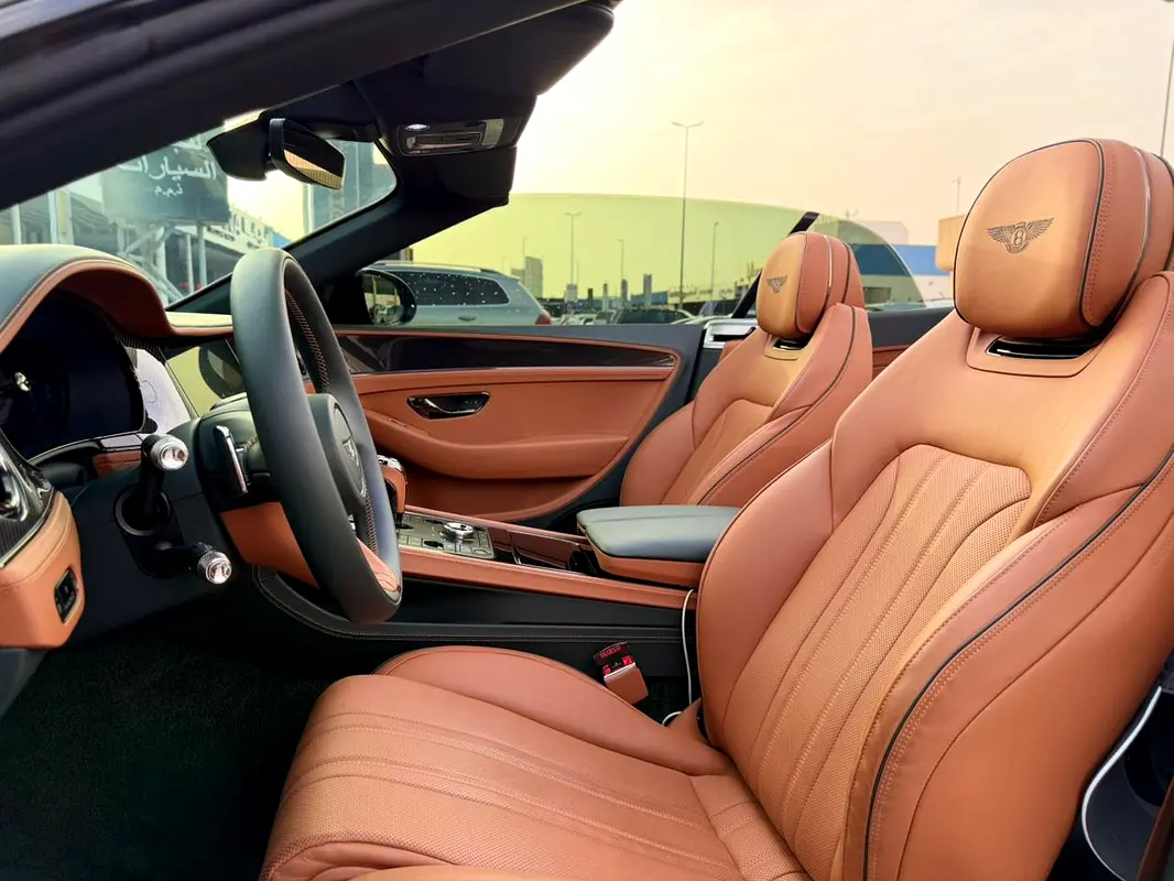 BENTLEY Continental GTC 2026 - photo 8 - Import Émirats | International Cars