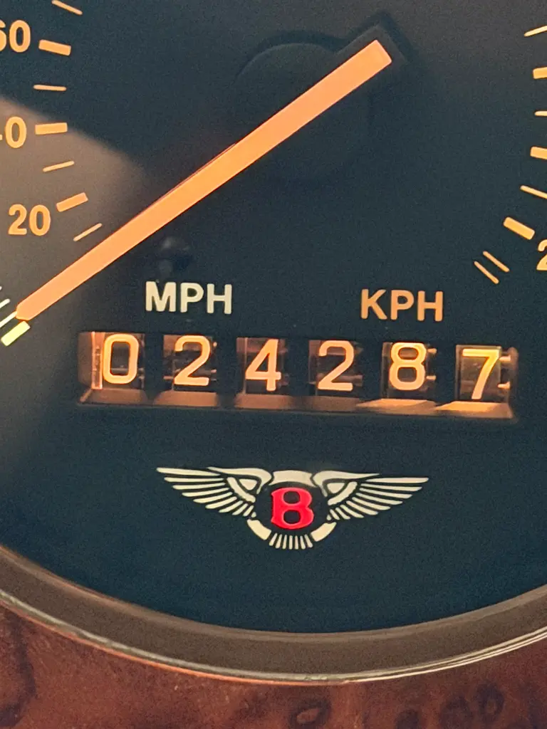 BENTLEY Continental GT 1993 - photo 8 - Import Émirats | International Cars