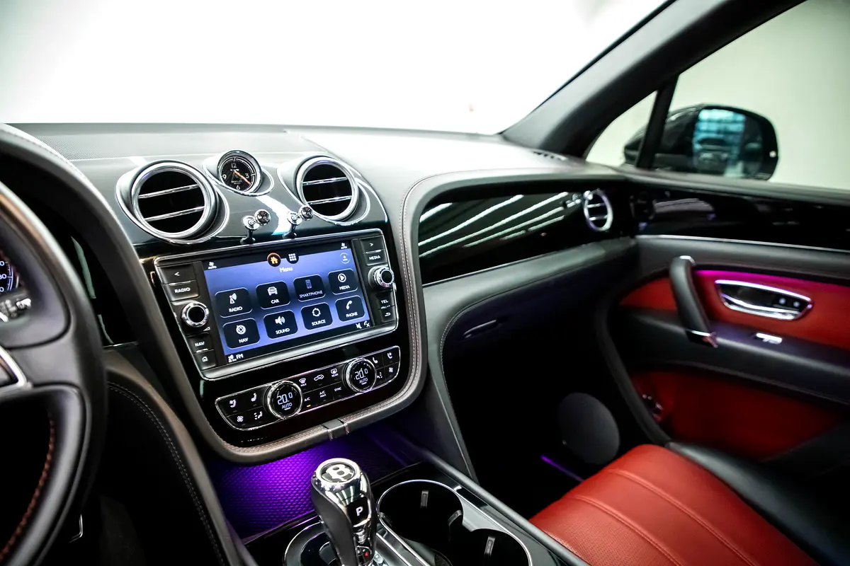 BENTLEY Bentayga Standard 2019 - photo 10 - Import Émirats | International Cars