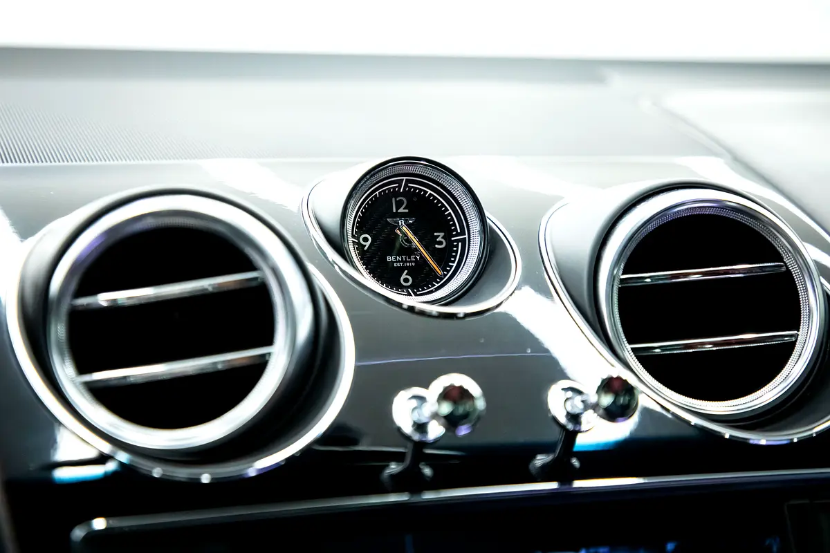 BENTLEY Bentayga Standard 2019 - photo 11 - Import Émirats | International Cars