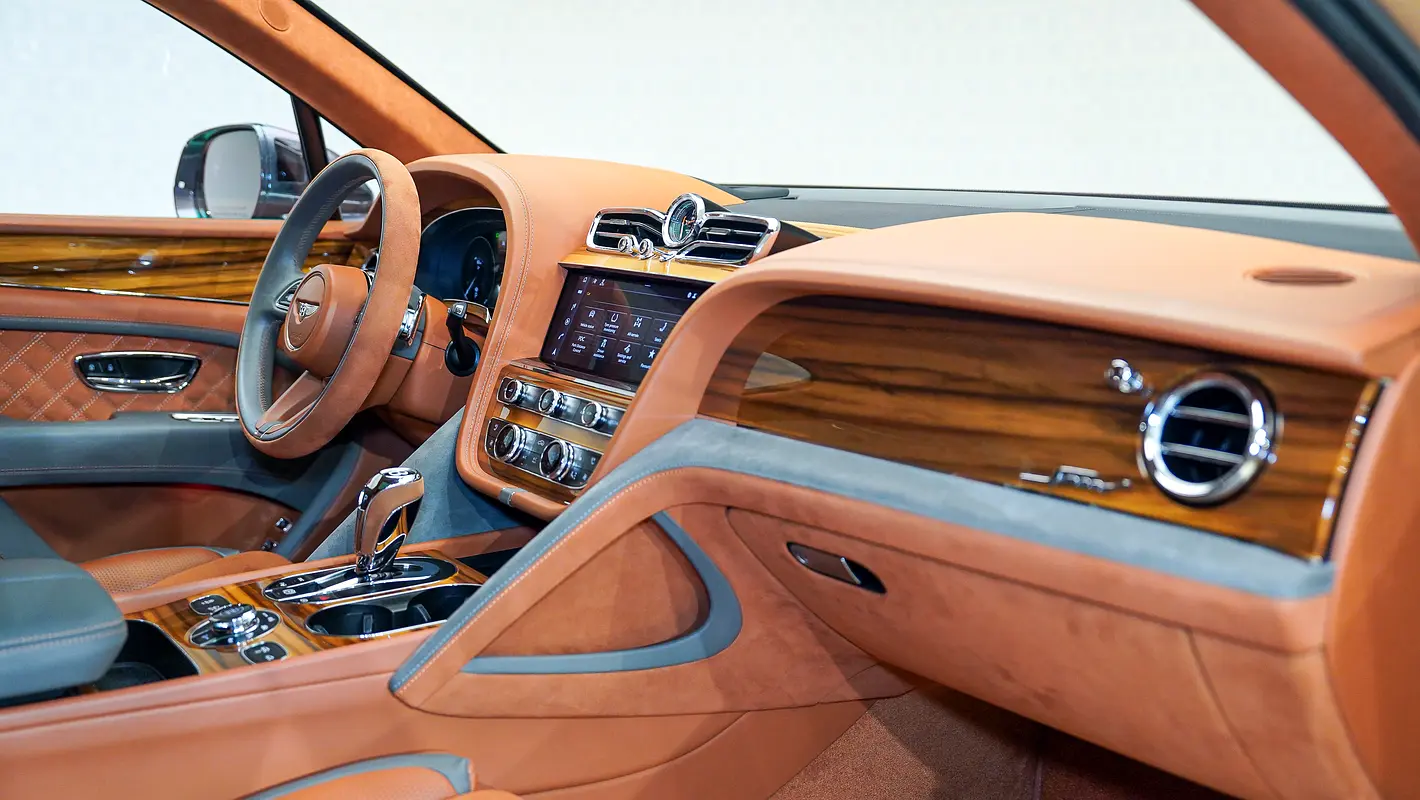 BENTLEY Bentayga W12 Speed 2022 - photo 6 - Import Émirats | International Cars