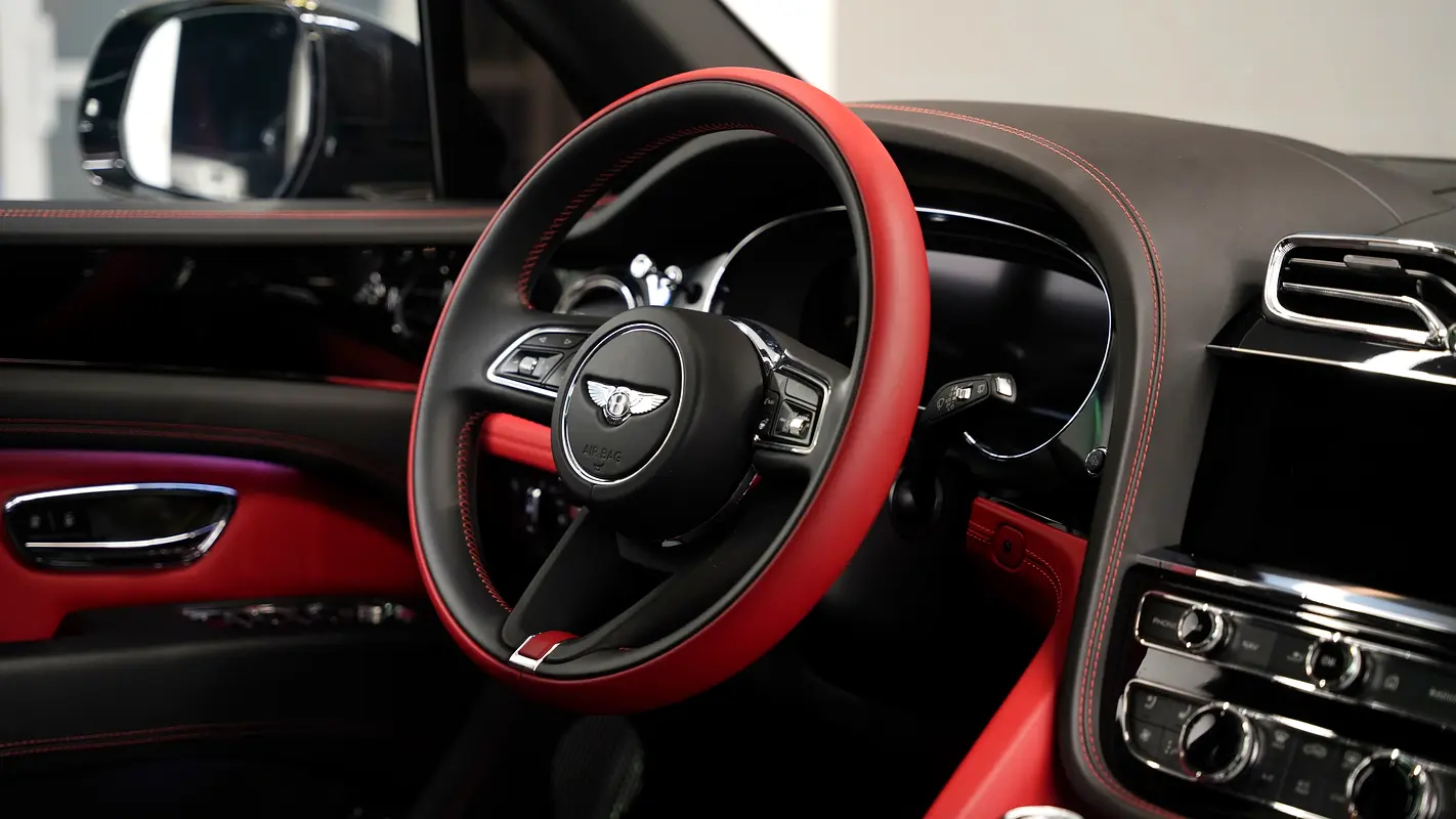 BENTLEY Bentayga Standard 2022 - photo 9 - Import Émirats | International Cars