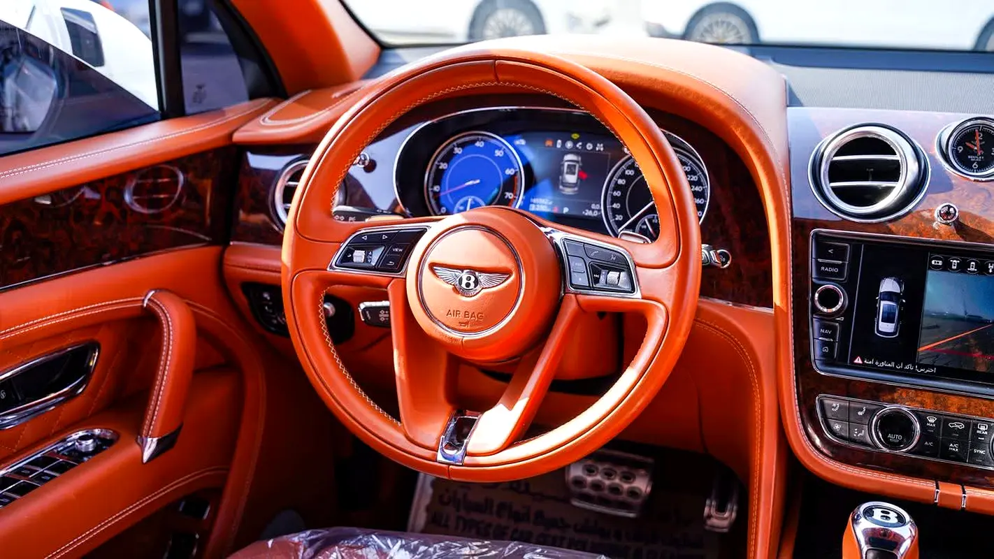 BENTLEY Bentayga First Edition 2017 - photo 8 - Import Émirats | International Cars