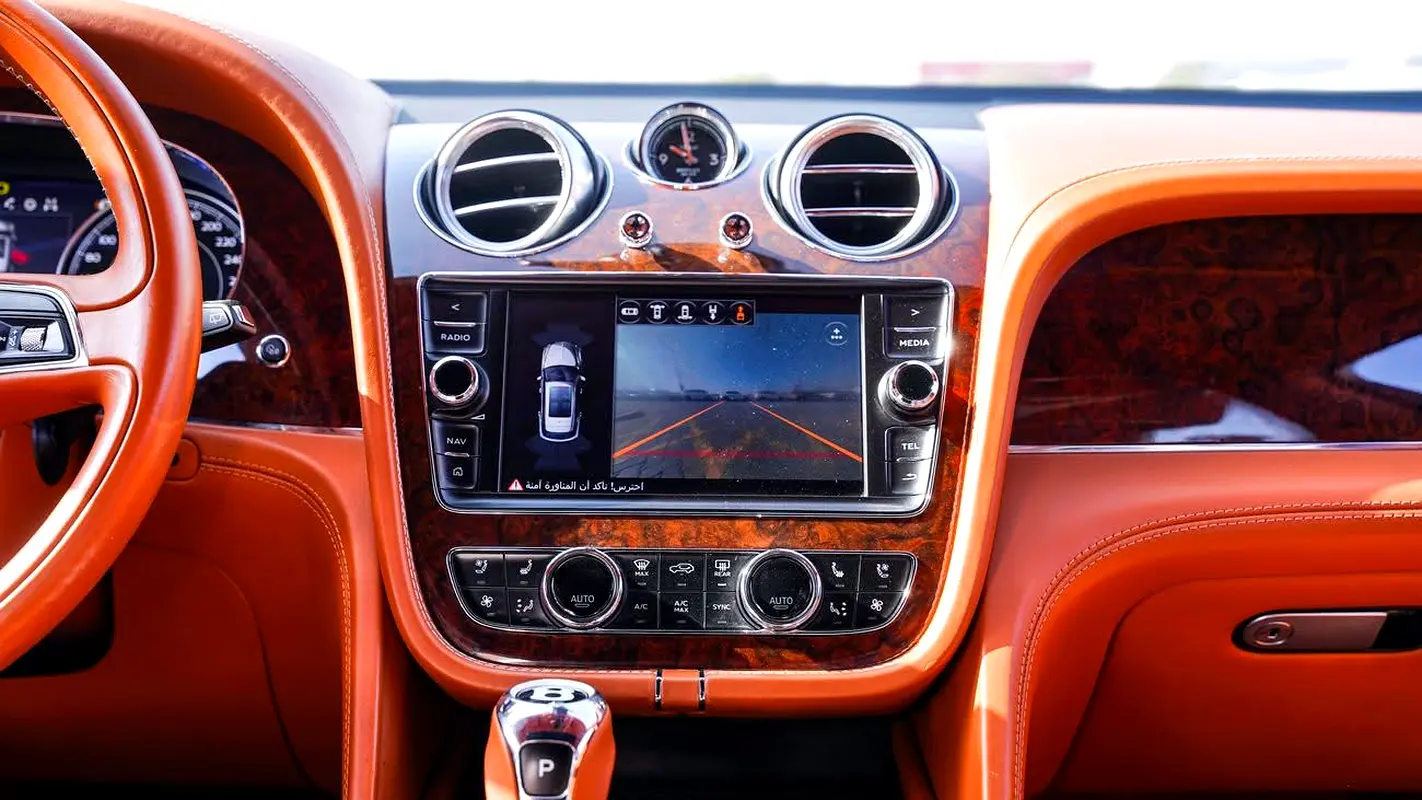 BENTLEY Bentayga First Edition 2017 - photo 9 - Import Émirats | International Cars