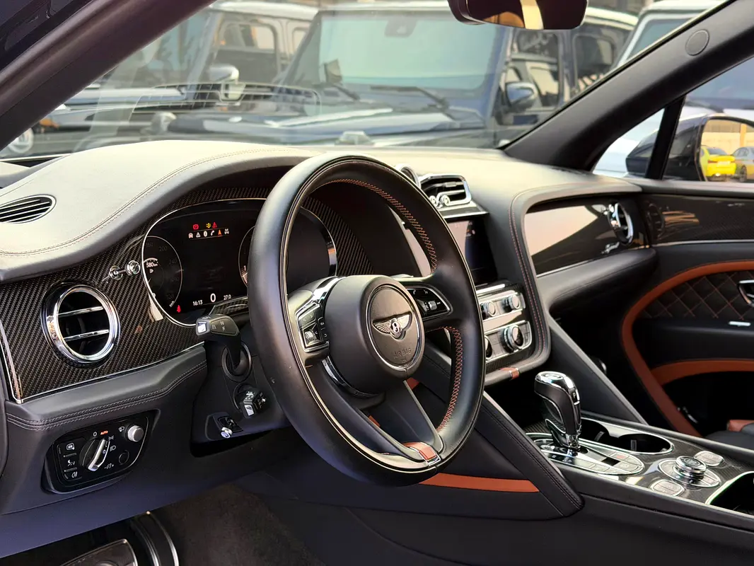 BENTLEY Bentayga W12 Speed 2021 - photo 8 - Import Émirats | International Cars