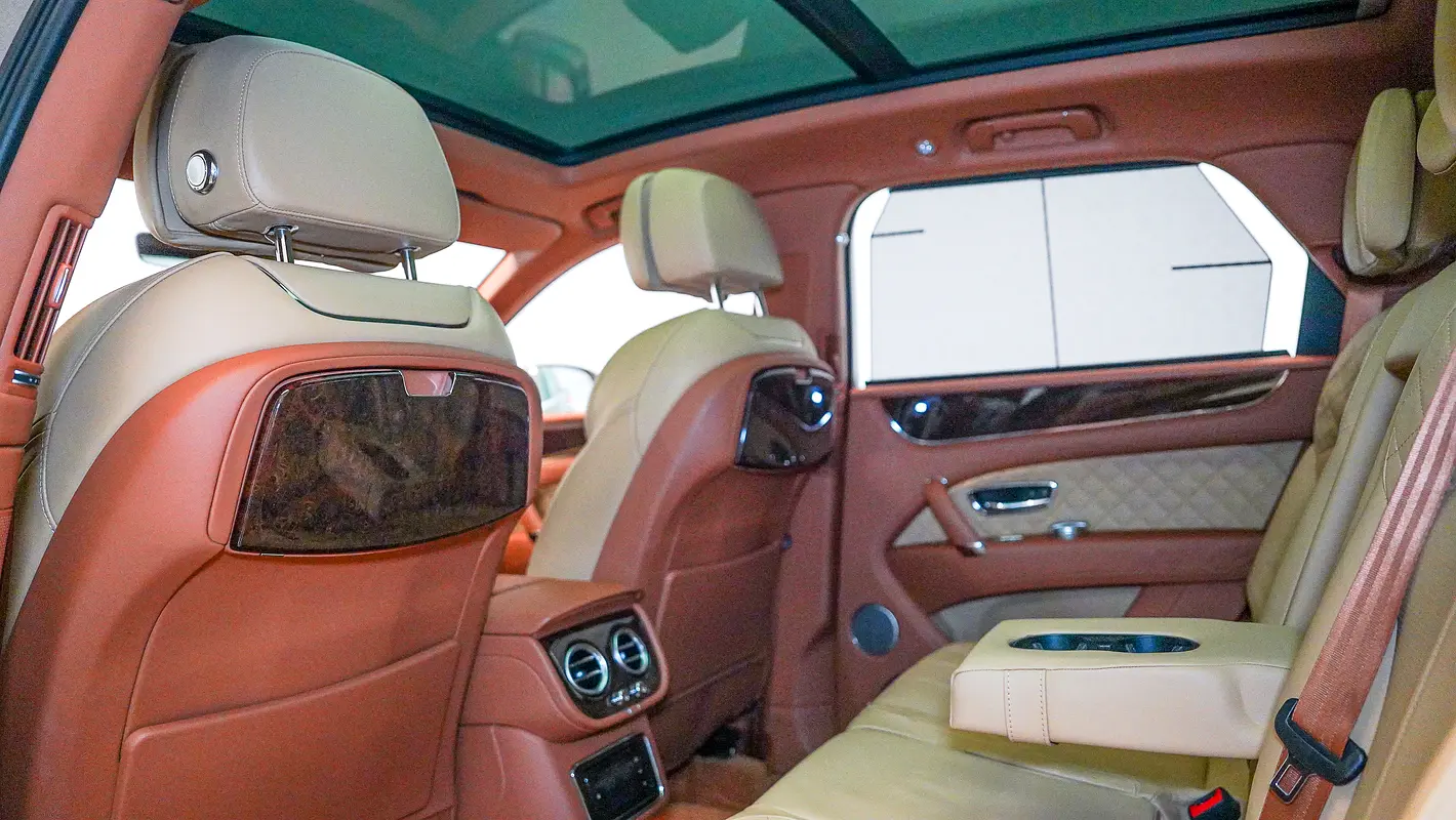 BENTLEY Bentayga First Edition 2017 - photo 5 - Import Émirats | International Cars