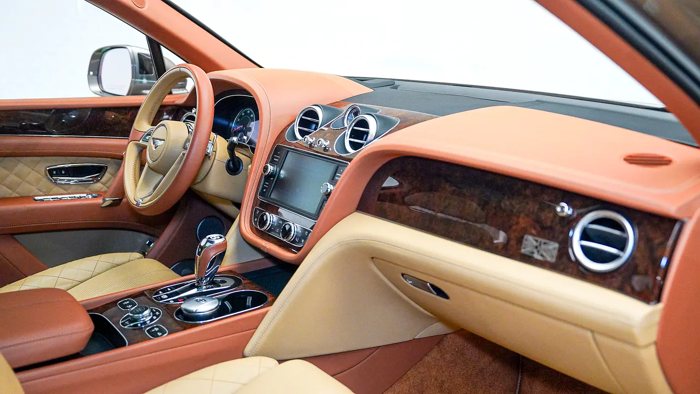 BENTLEY Bentayga First Edition 2017 - photo 6 - Import Émirats | International Cars