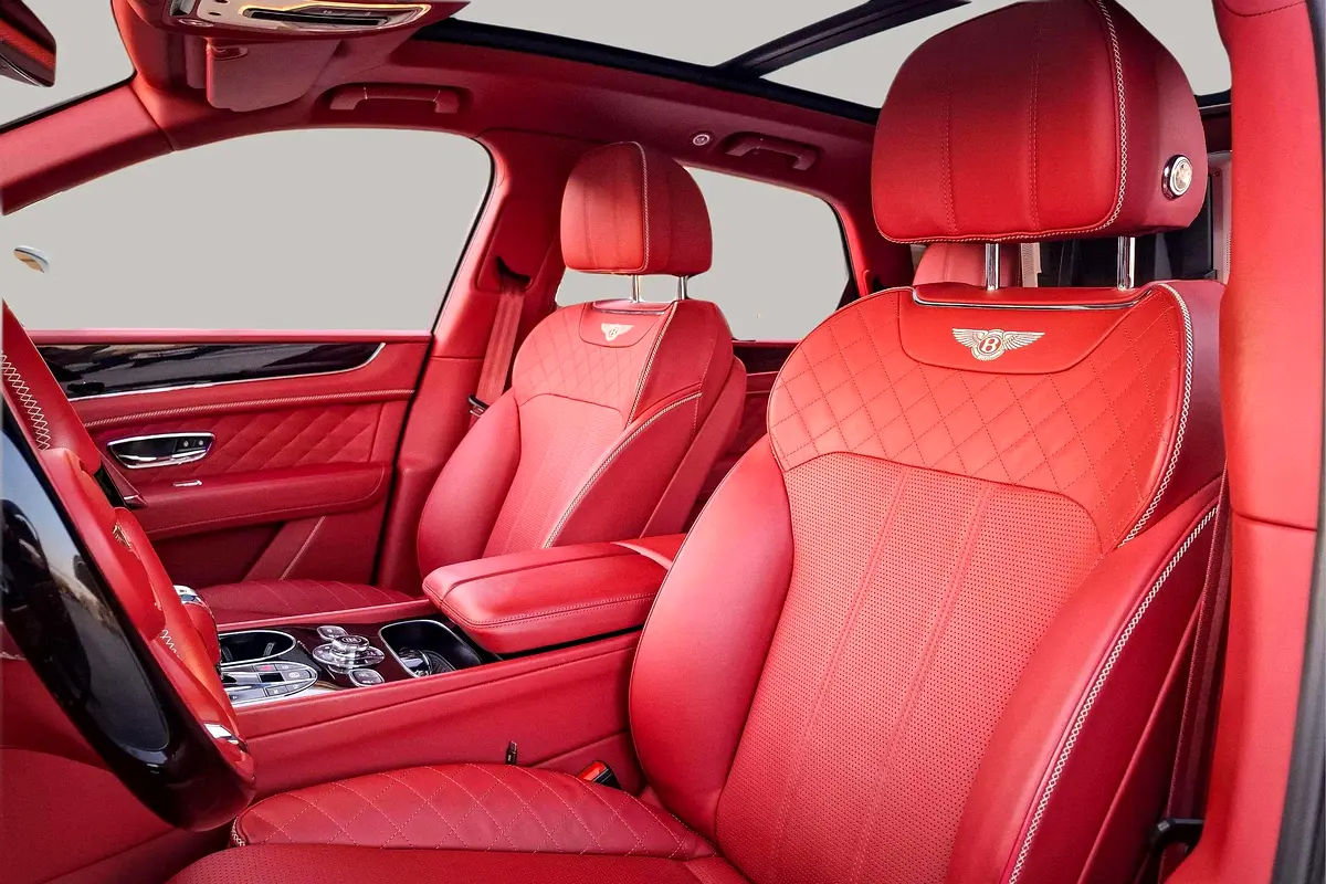 BENTLEY Bentayga W12 Mulliner 2019 - photo 3 - Import Émirats | International Cars