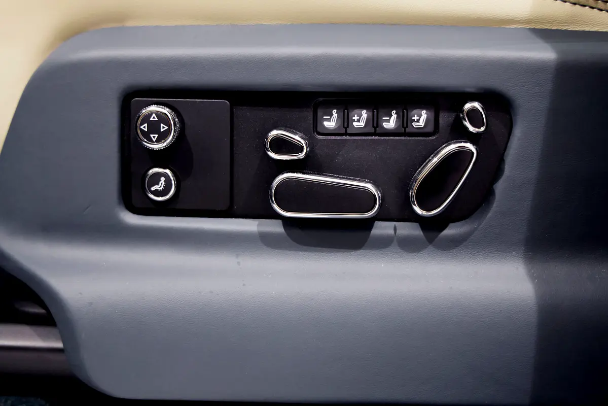 BENTLEY Bentayga EWB Azure 2025 - photo 11 - Import Émirats | International Cars