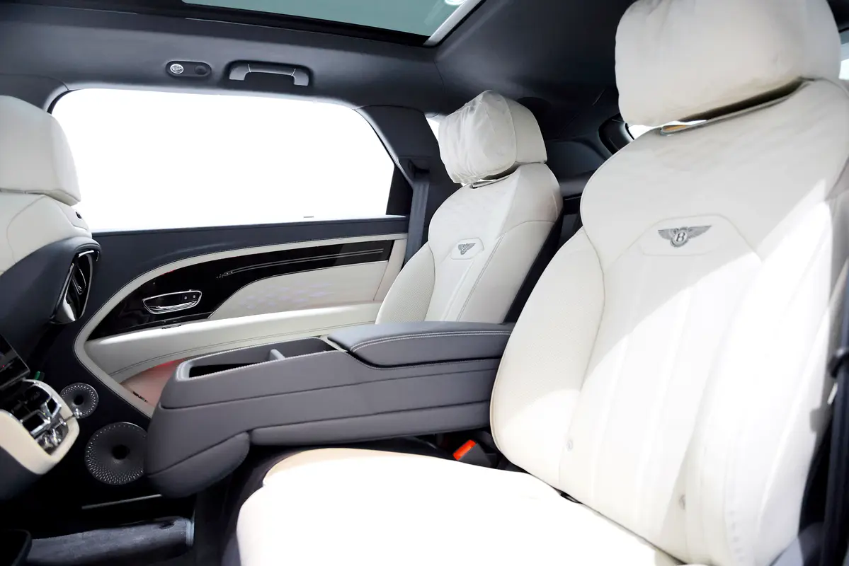 BENTLEY Bentayga EWB Azure 2025 - photo 12 - Import Émirats | International Cars