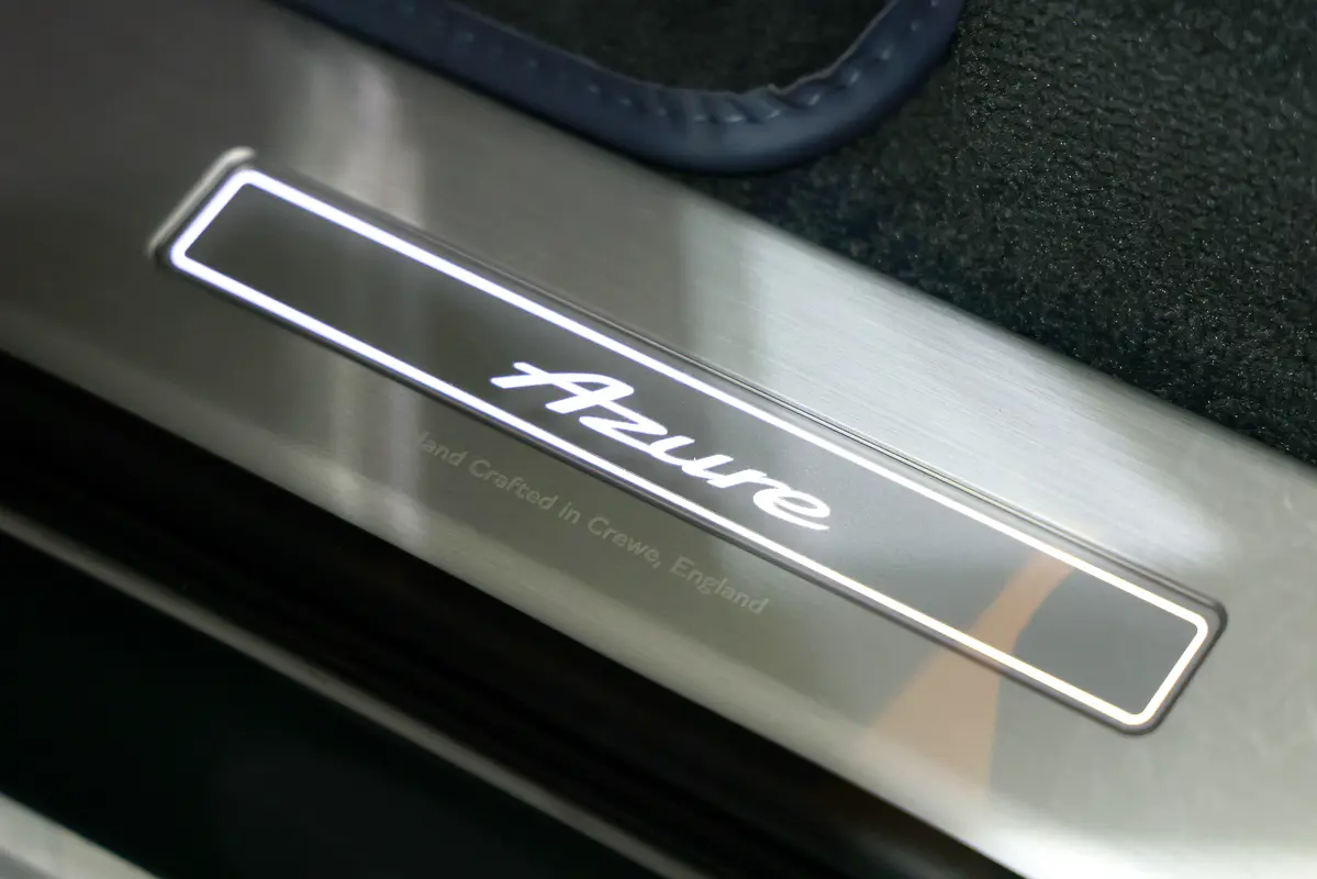 BENTLEY Bentayga EWB Azure 2025 - photo 7 - Import Émirats | International Cars