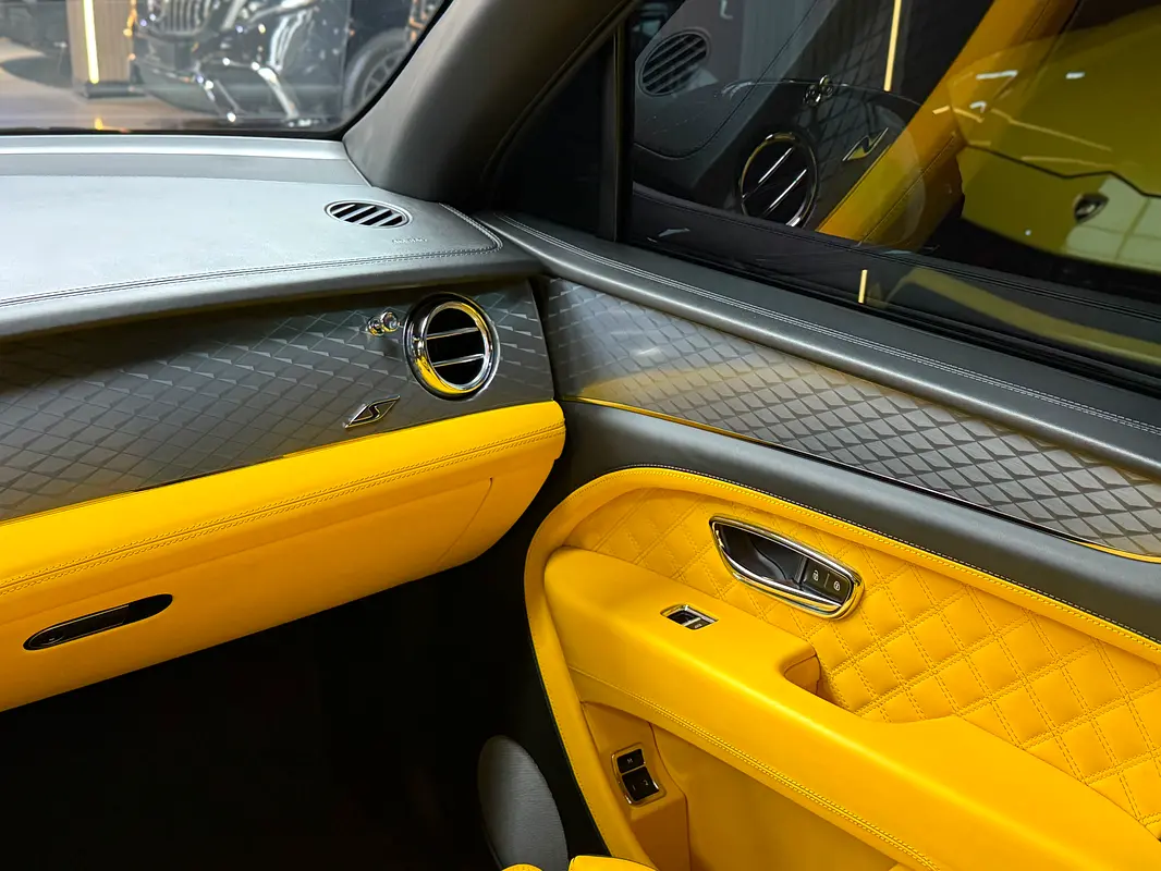 BENTLEY Bentayga S 2022 - photo 10 - Import Émirats | International Cars