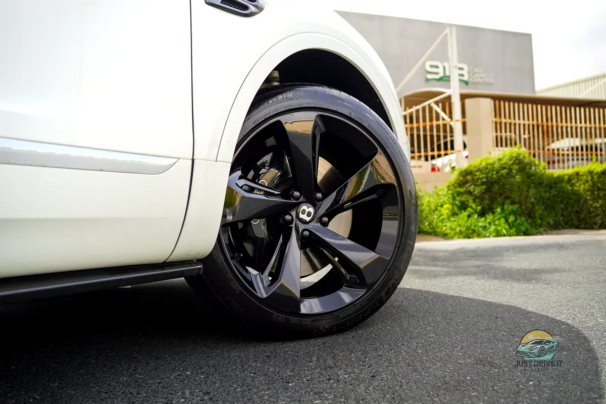 BENTLEY Bentayga First Edition 2018 - photo 2 - Import Émirats | International Cars