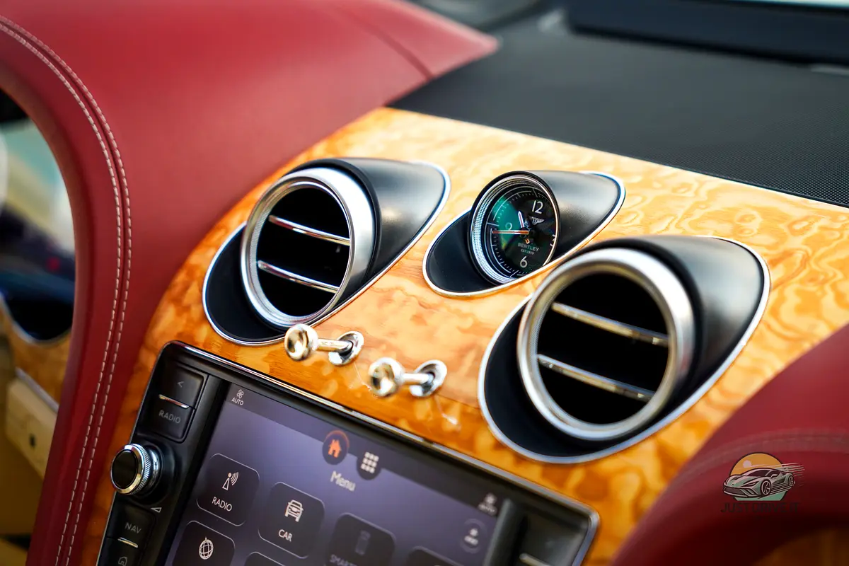 BENTLEY Bentayga First Edition 2018 - photo 7 - Import Émirats | International Cars