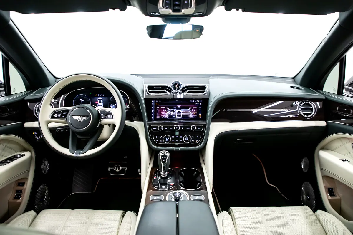 BENTLEY Bentayga First Edition 2023 - photo 7 - Import Émirats | International Cars