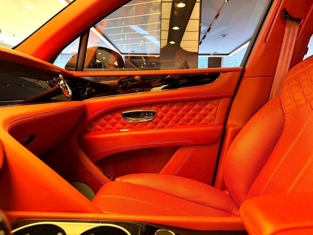 BENTLEY Bentayga S 2021 - photo 8 - Import Émirats | International Cars