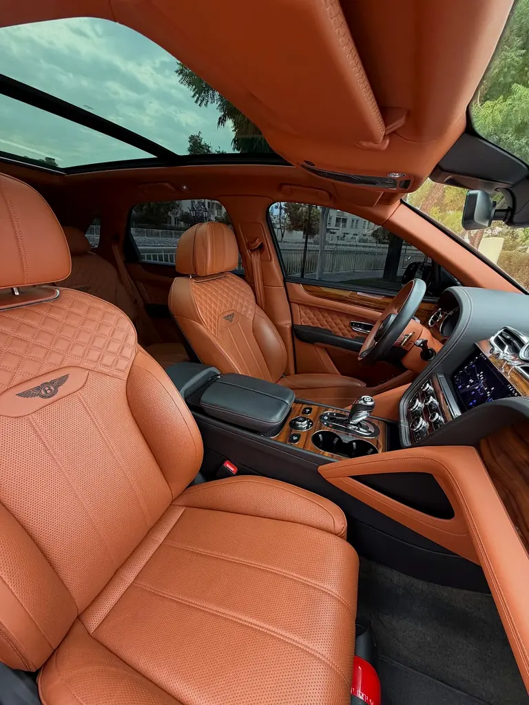 BENTLEY Bentayga Signature 2022 - photo 10 - Import Émirats | International Cars