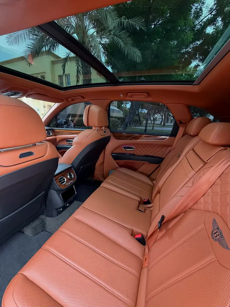 BENTLEY Bentayga Signature 2022 - photo 11 - Import Émirats | International Cars