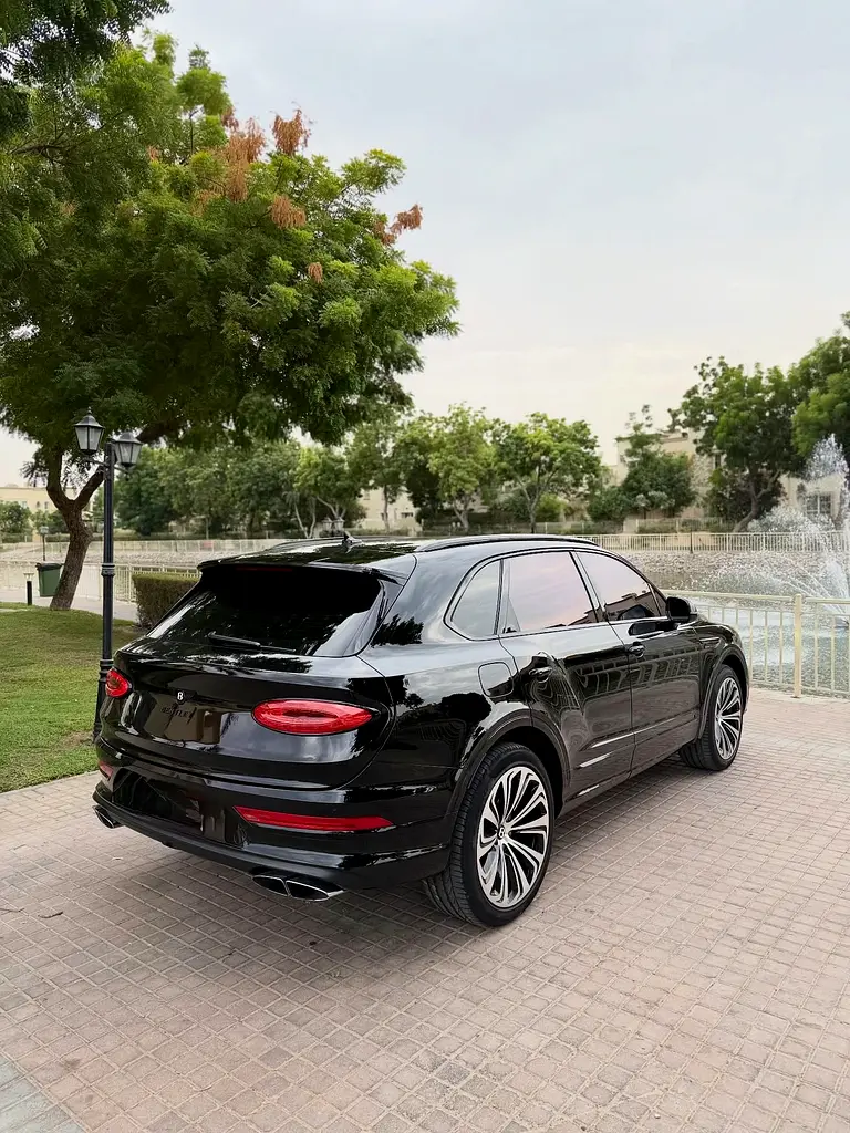 BENTLEY Bentayga Signature 2022 - photo 6 - Import Émirats | International Cars