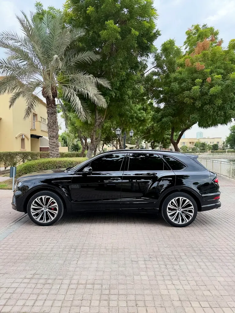 BENTLEY Bentayga Signature 2022 - photo 7 - Import Émirats | International Cars