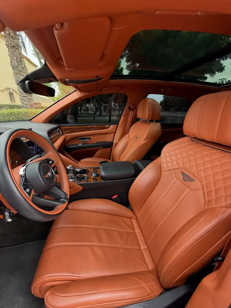 BENTLEY Bentayga Signature 2022 - photo 8 - Import Émirats | International Cars