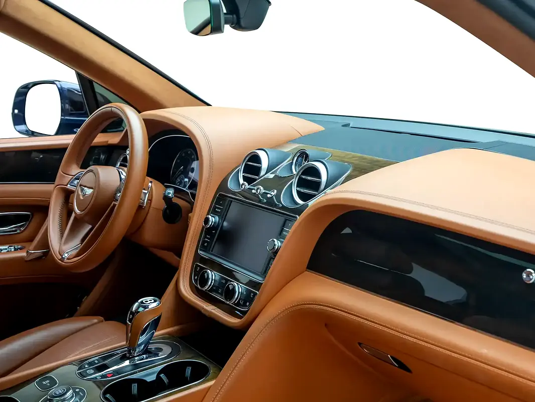 BENTLEY Bentayga Standard 2018 - photo 10 - Import Émirats | International Cars