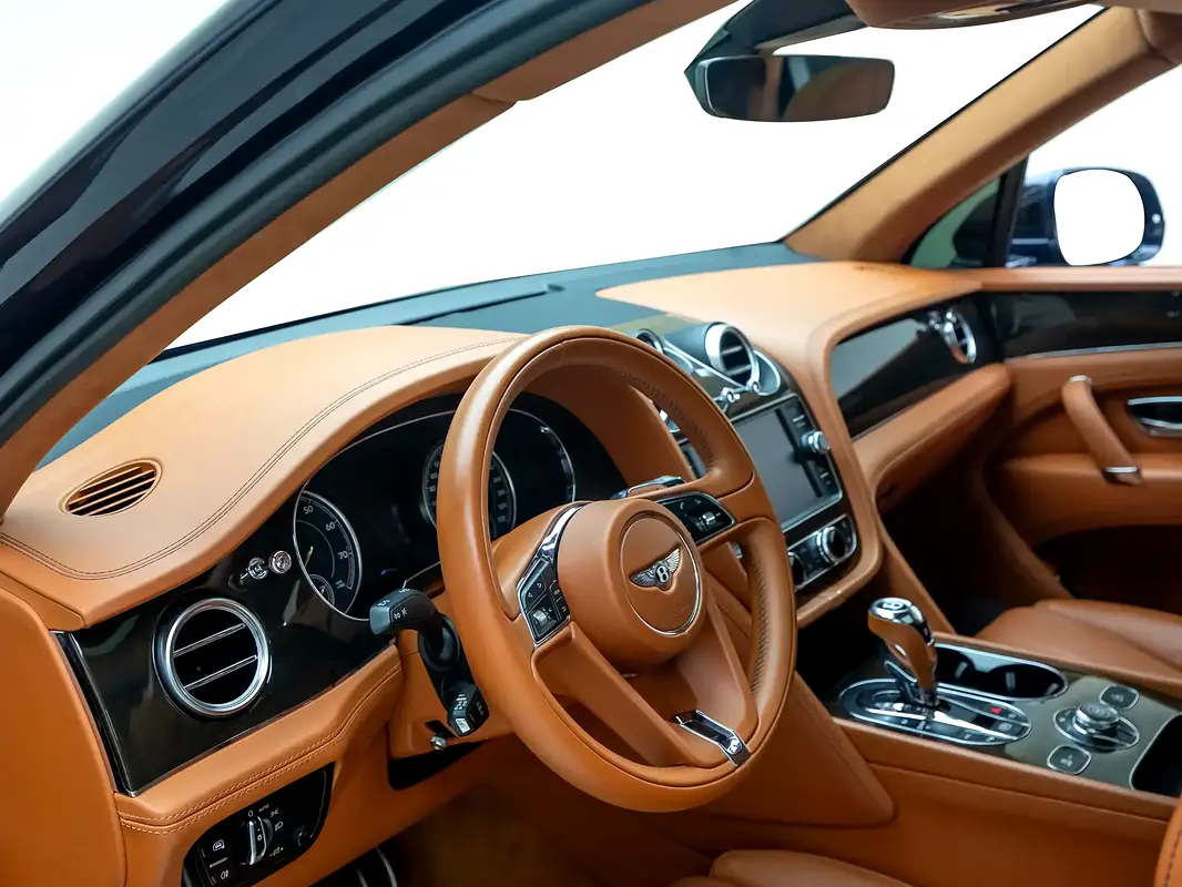 BENTLEY Bentayga Standard 2018 - photo 8 - Import Émirats | International Cars