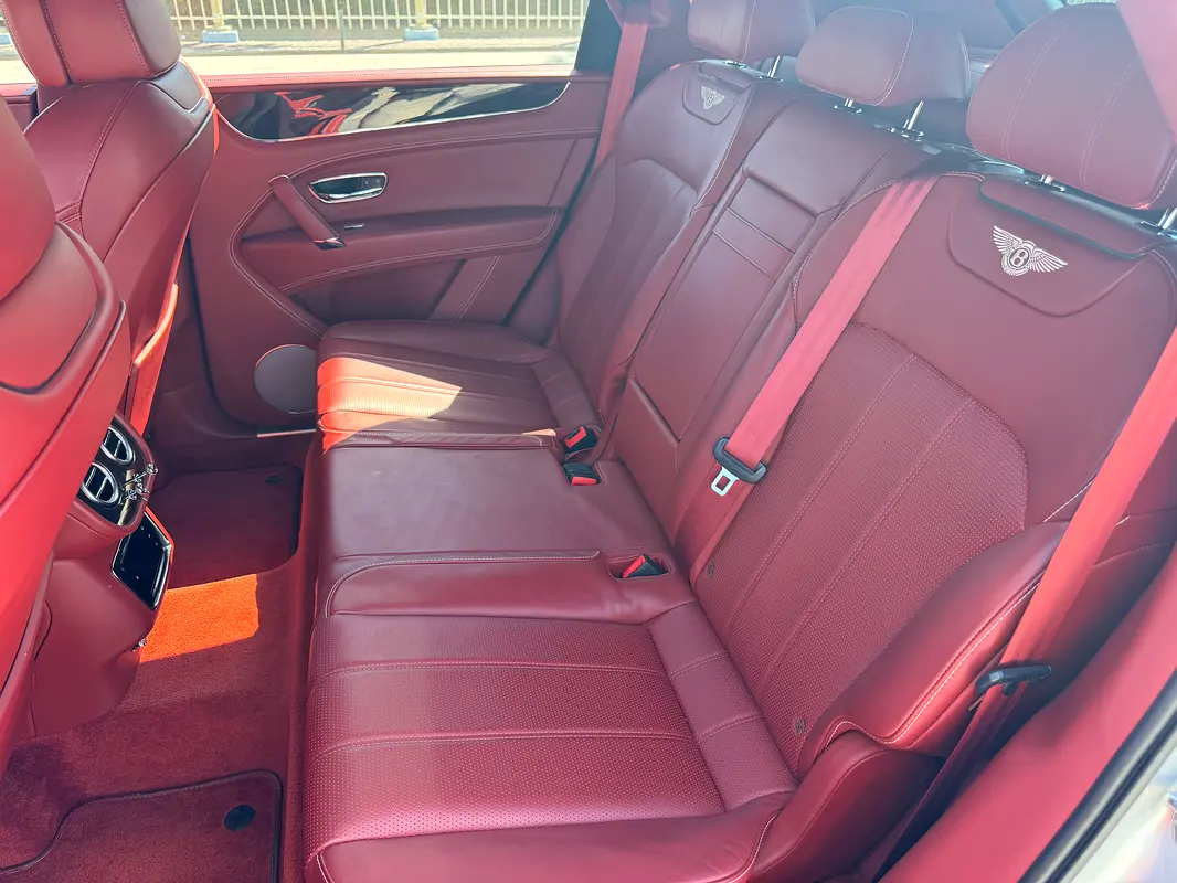 BENTLEY Bentayga Standard 2018 - photo 12 - Import Émirats | International Cars