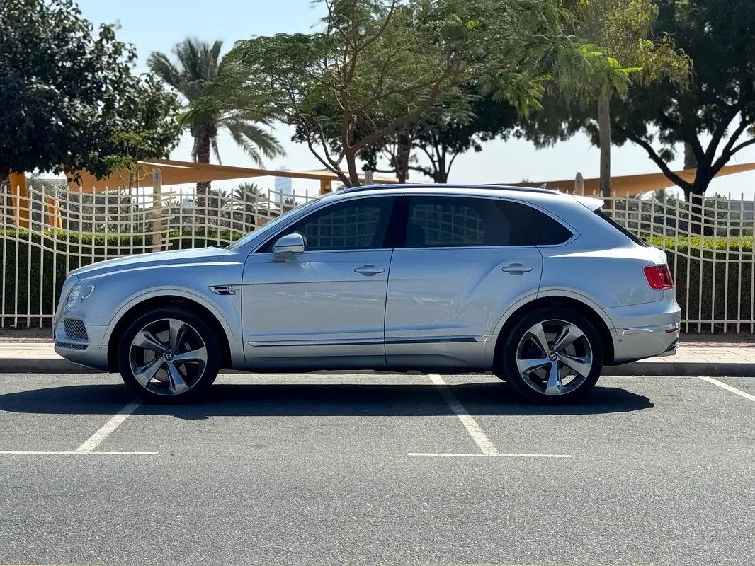 BENTLEY Bentayga Standard 2018 - photo 3 - Import Émirats | International Cars
