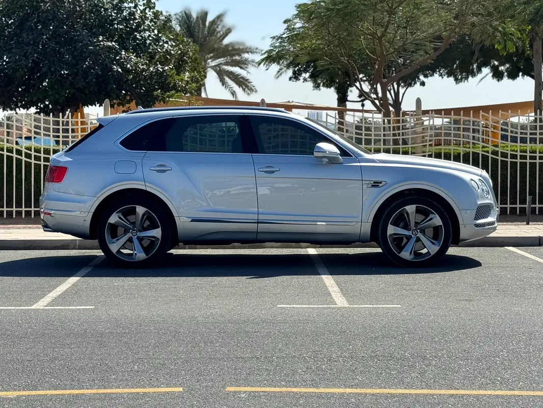 BENTLEY Bentayga Standard 2018 - photo 6 - Import Émirats | International Cars