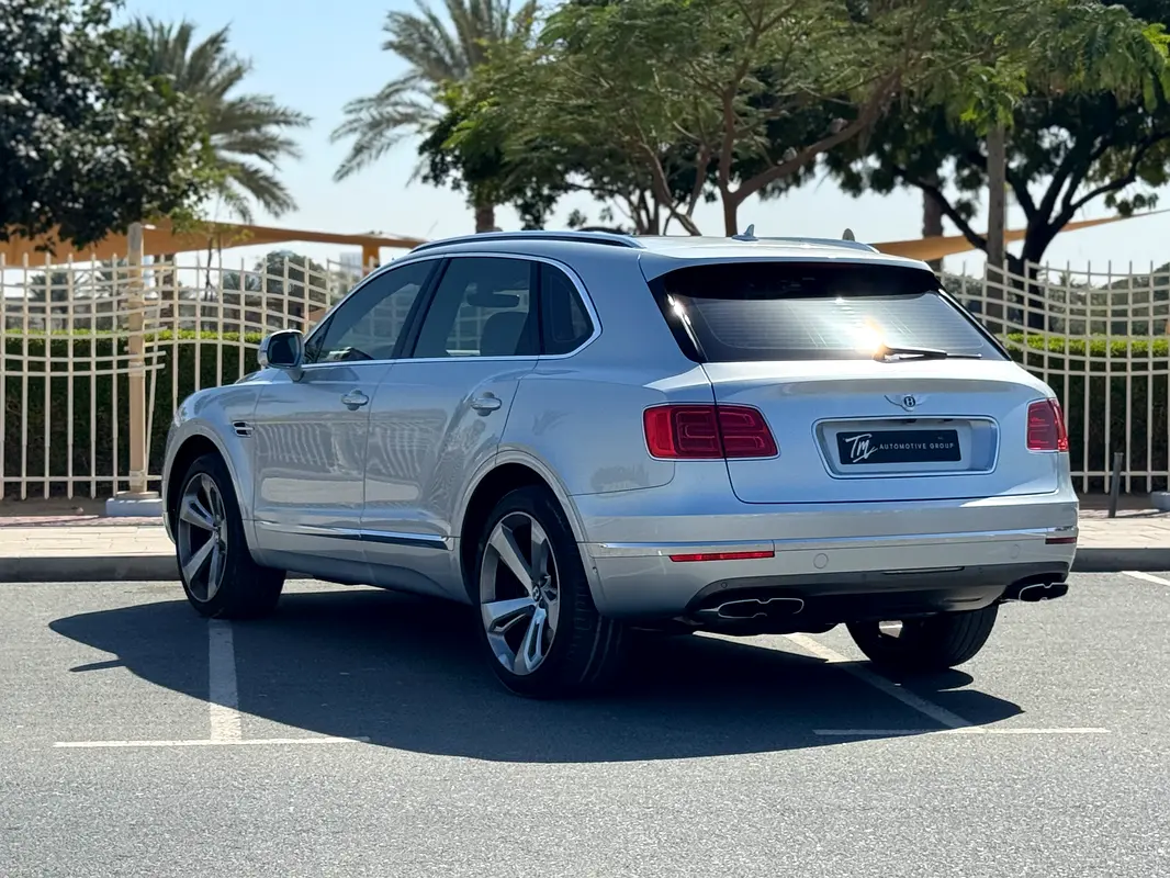 BENTLEY Bentayga Standard 2018 - photo 7 - Import Émirats | International Cars