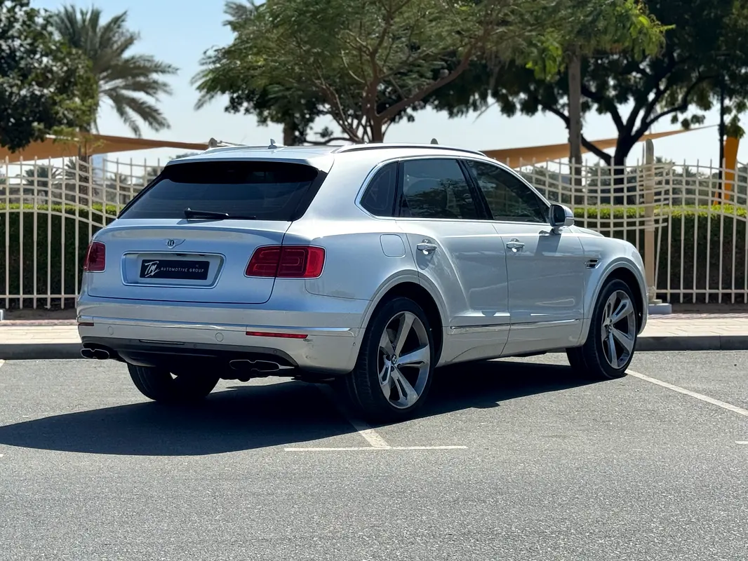 BENTLEY Bentayga Standard 2018 - photo 8 - Import Émirats | International Cars