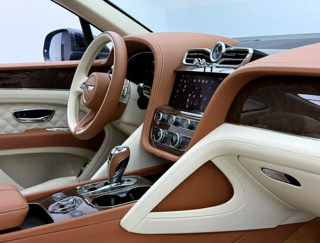 BENTLEY Bentayga Standard 2022 - photo 7 - Import Émirats | International Cars