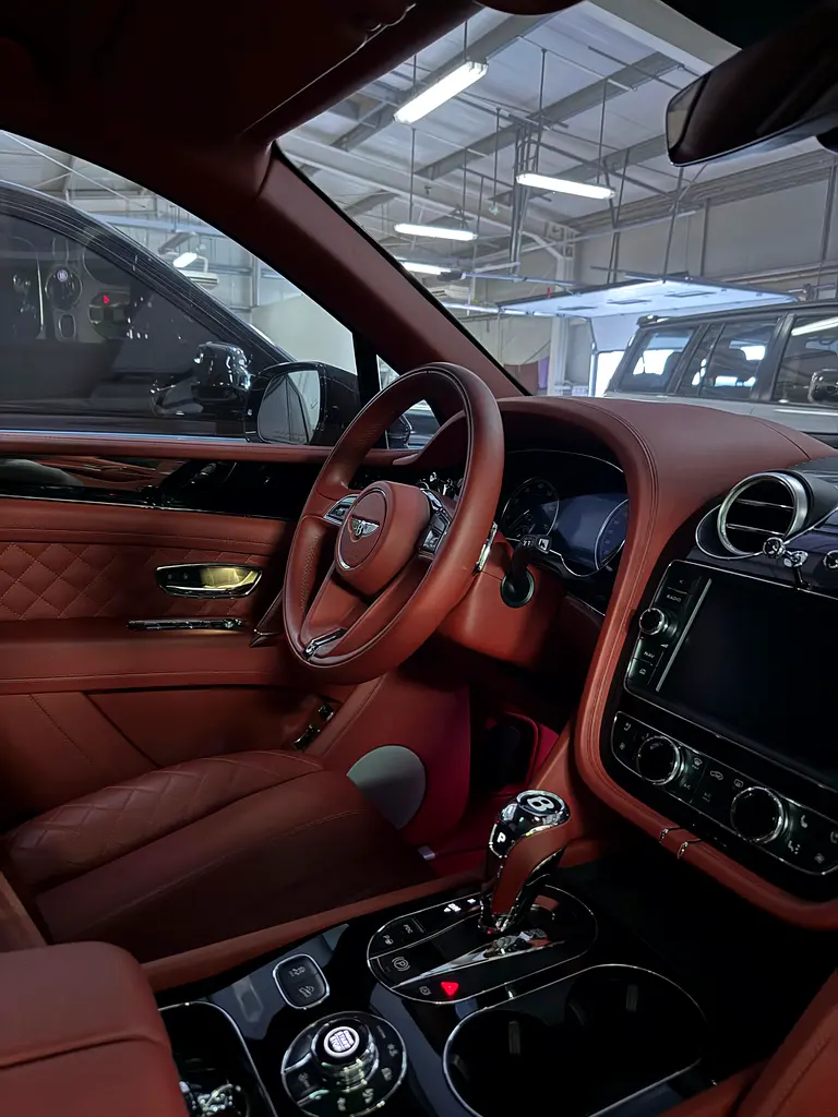 BENTLEY Bentayga Signature 2018 - photo 12 - Import Émirats | International Cars