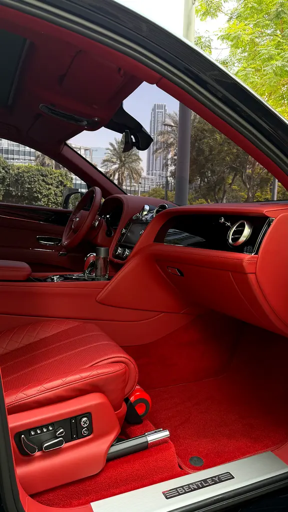 BENTLEY Bentayga Signature 2018 - photo 4 - Import Émirats | International Cars