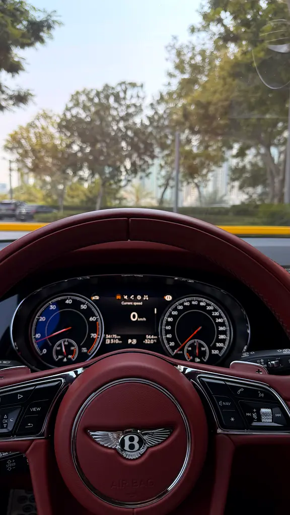 BENTLEY Bentayga Signature 2018 - photo 7 - Import Émirats | International Cars