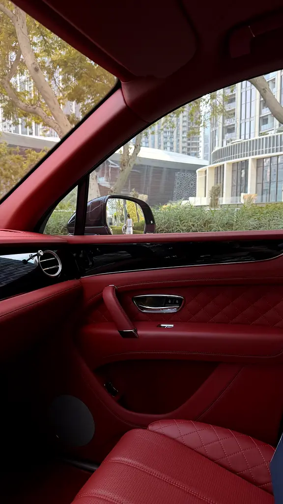 BENTLEY Bentayga Signature 2018 - photo 8 - Import Émirats | International Cars