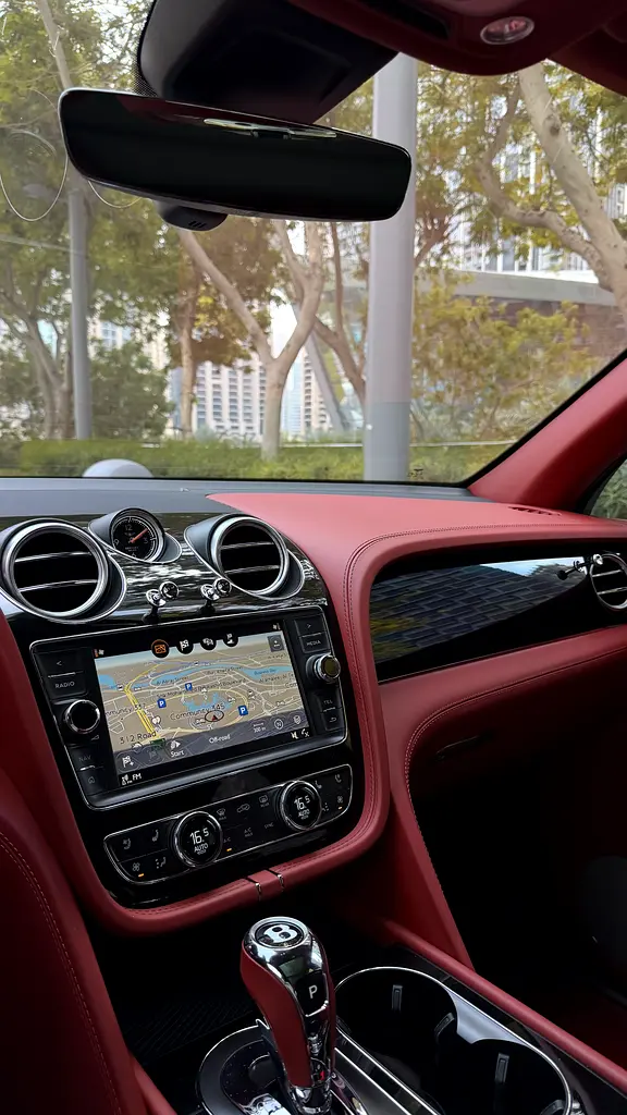 BENTLEY Bentayga Signature 2018 - photo 9 - Import Émirats | International Cars