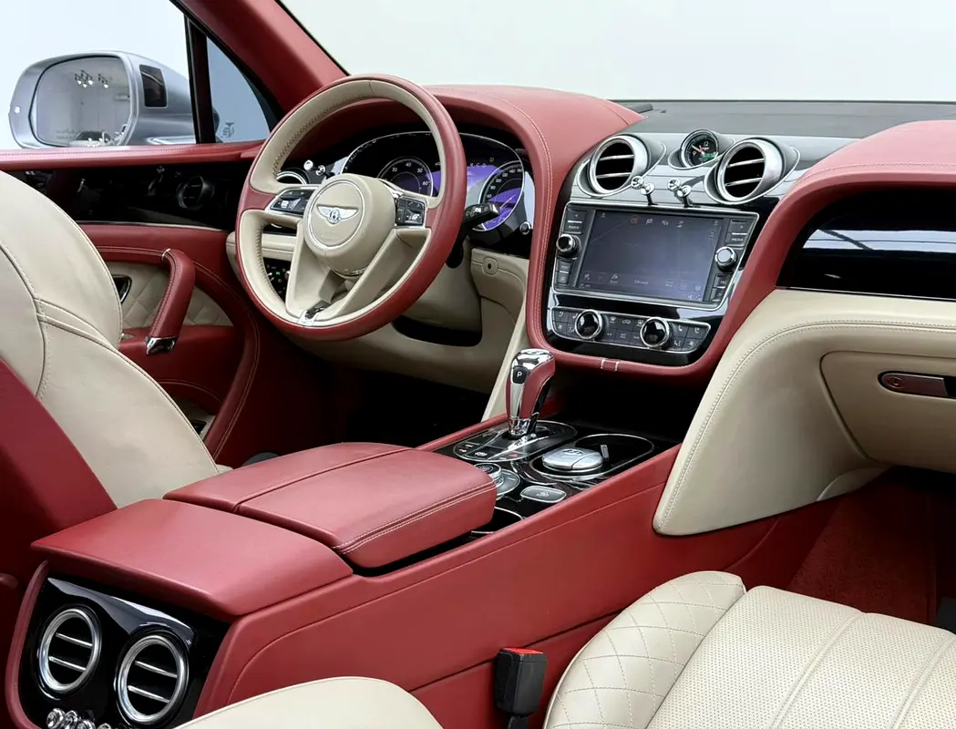 BENTLEY Bentayga First Edition 2017 - photo 11 - Import Émirats | International Cars