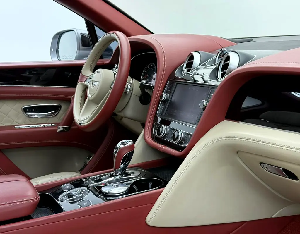BENTLEY Bentayga First Edition 2017 - photo 7 - Import Émirats | International Cars