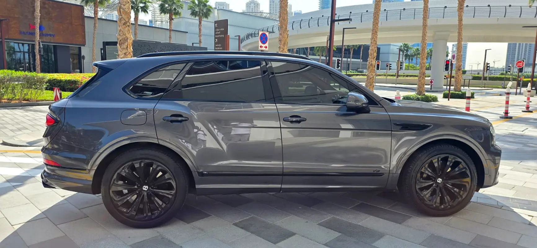 BENTLEY Bentayga Standard 2022 - photo 6 - Import Émirats | International Cars