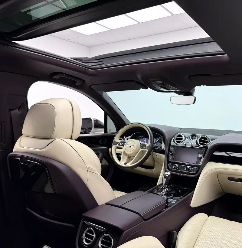 BENTLEY Bentayga W12 AWD 2017 - photo 10 - Import Émirats | International Cars