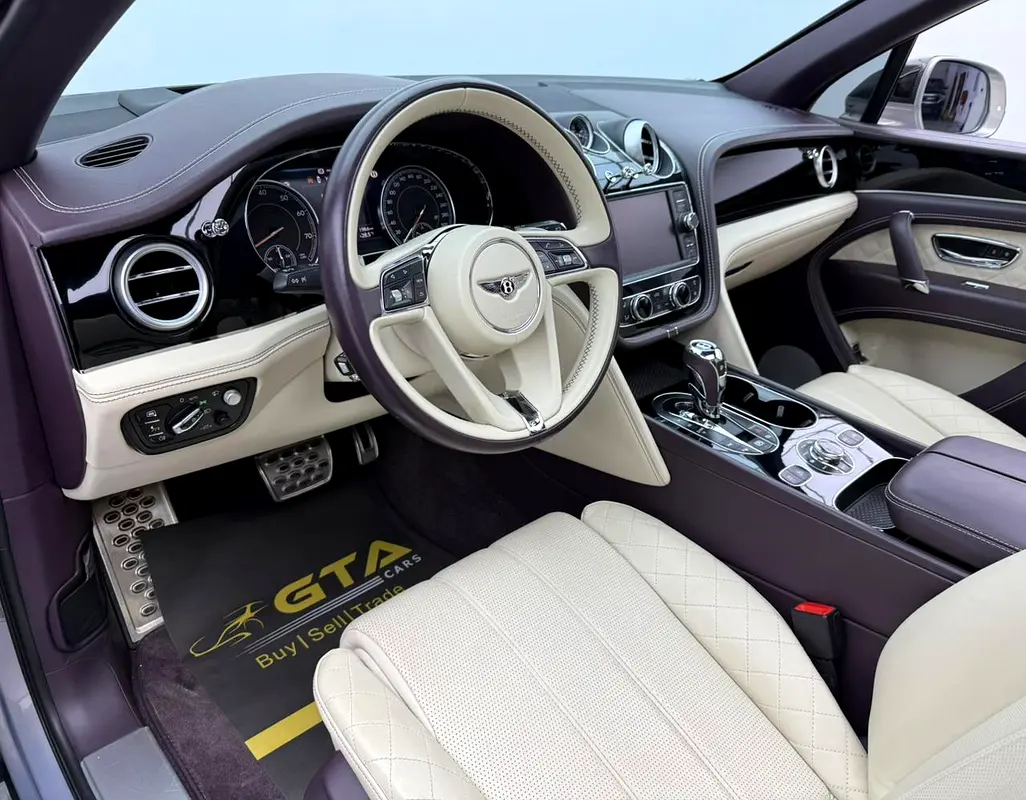 BENTLEY Bentayga W12 AWD 2017 - photo 11 - Import Émirats | International Cars